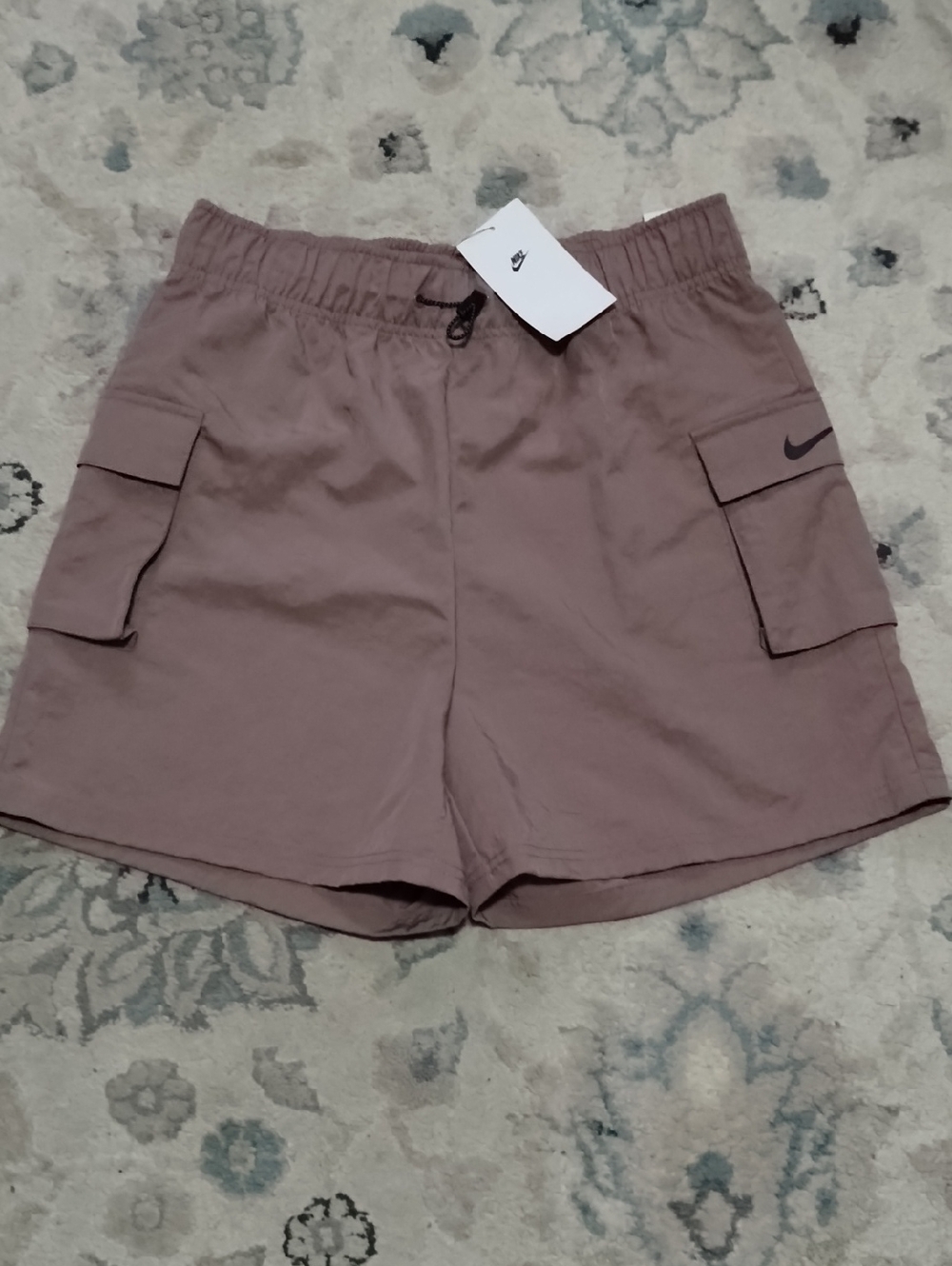 Nike Mauve Cargo Shorts with Side Pockets